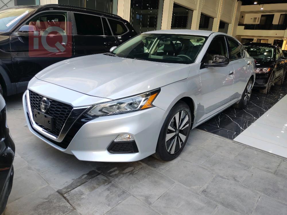 نيسان ألتيما